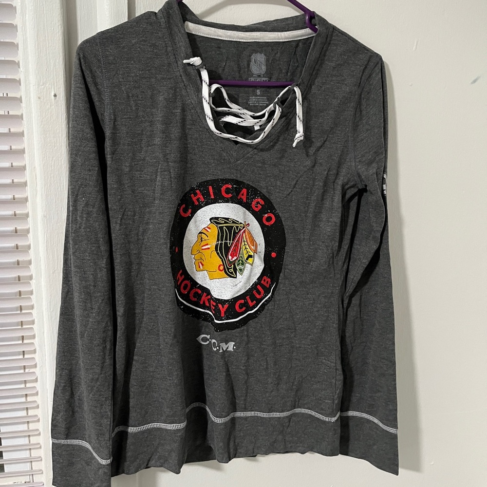 NHL CCM Chicago Blackhawks Hockey Club 100th anniversary t-shirt Skate Lace Top